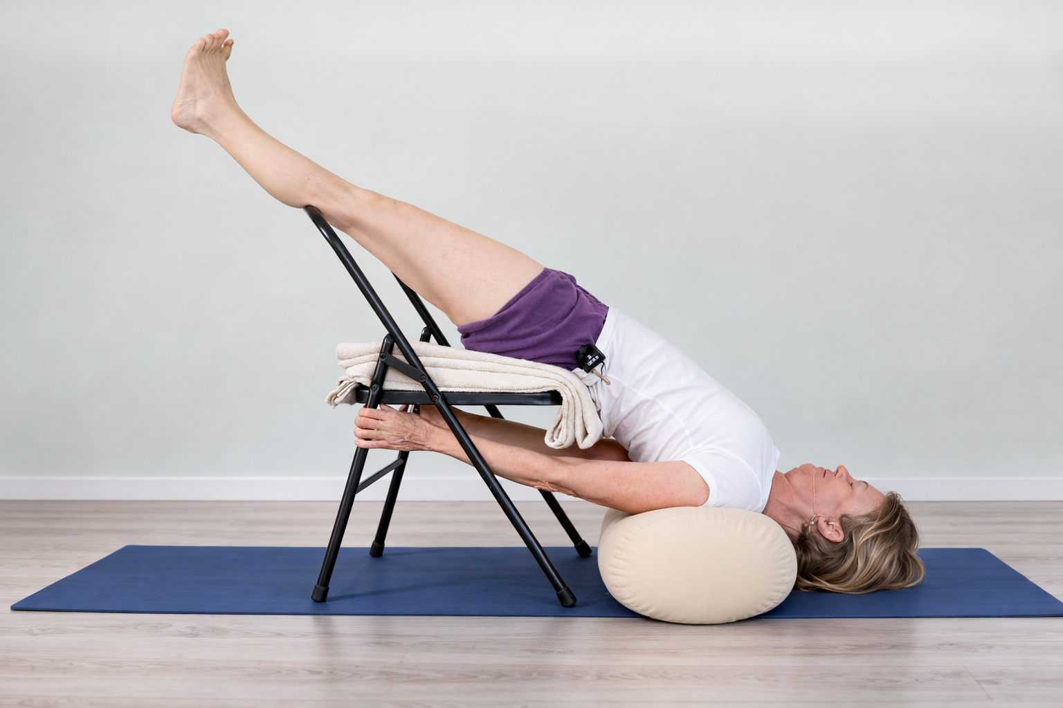 Silla de yoga Iyengar negra nueva y mejorada | Ananda Hum – COVERCO ...