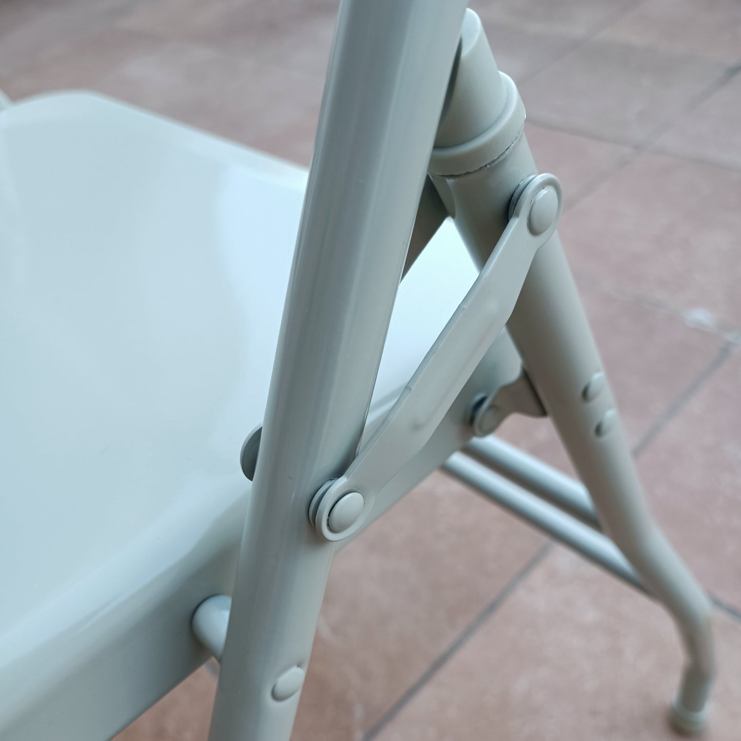 Hoher Yoga-Stuhl – entworfen für längere Beine und Oberkörper