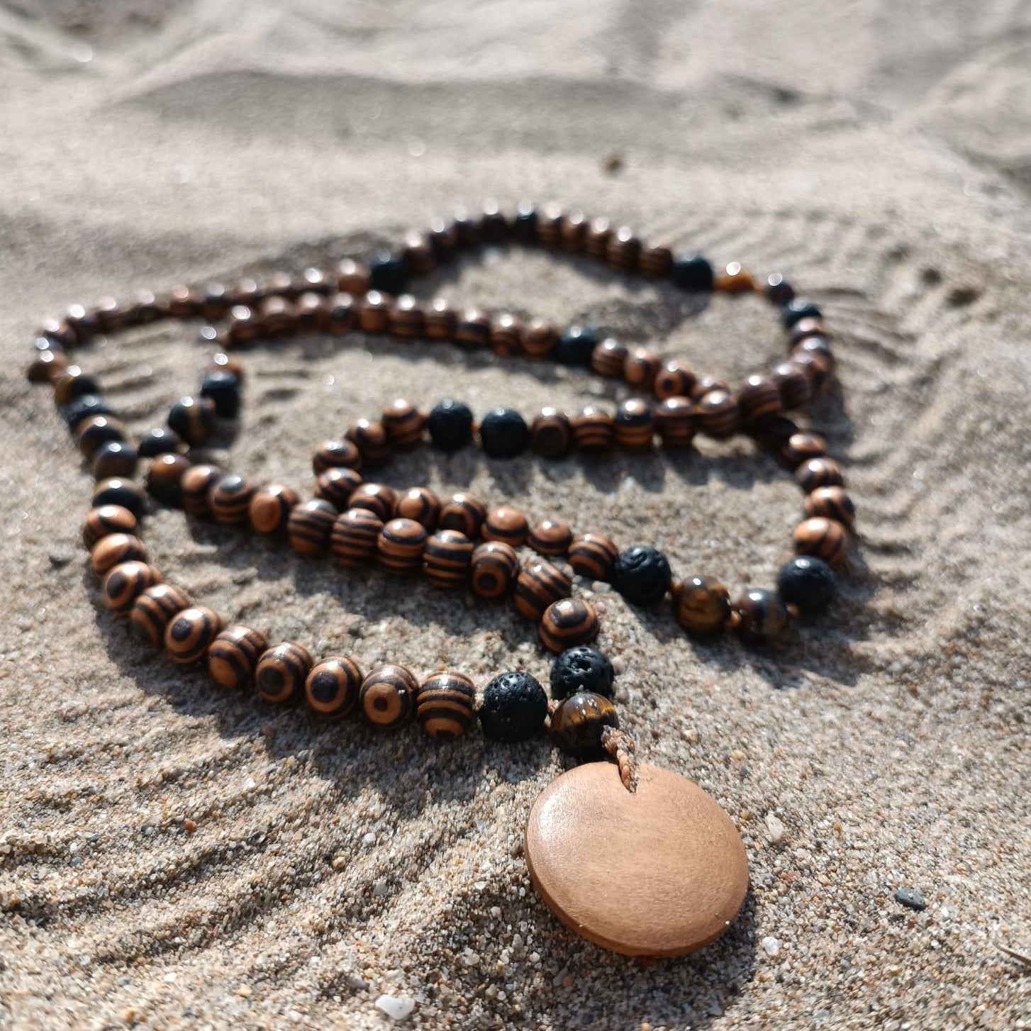 Gentle Sandalwood Beads Meditation Mala, Knotted – Buddha Groove